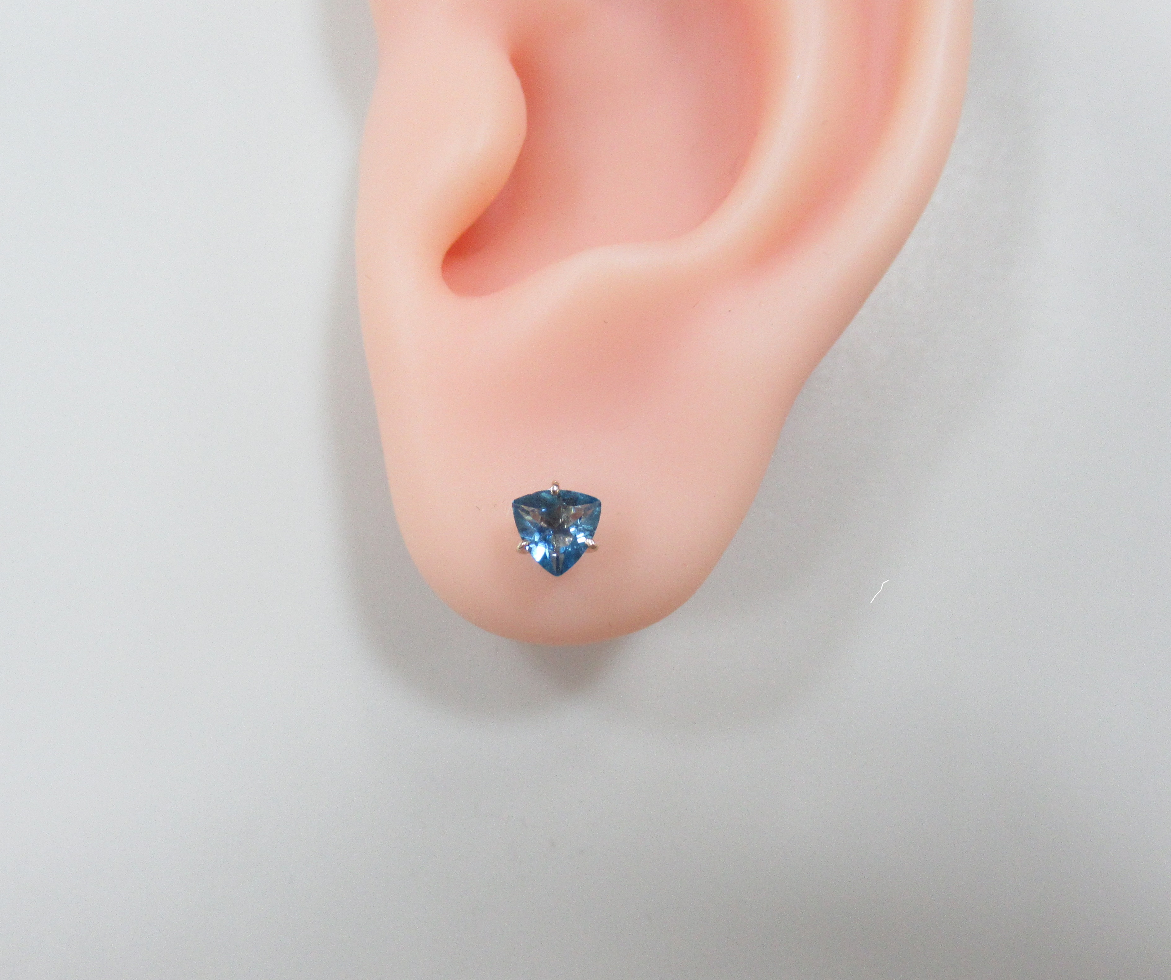 10512-000676 Серьги (Au 585)